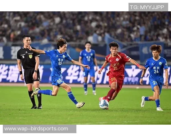 运动数据南京足球队灵活性引发热议球迷对战术调整的看法与期待